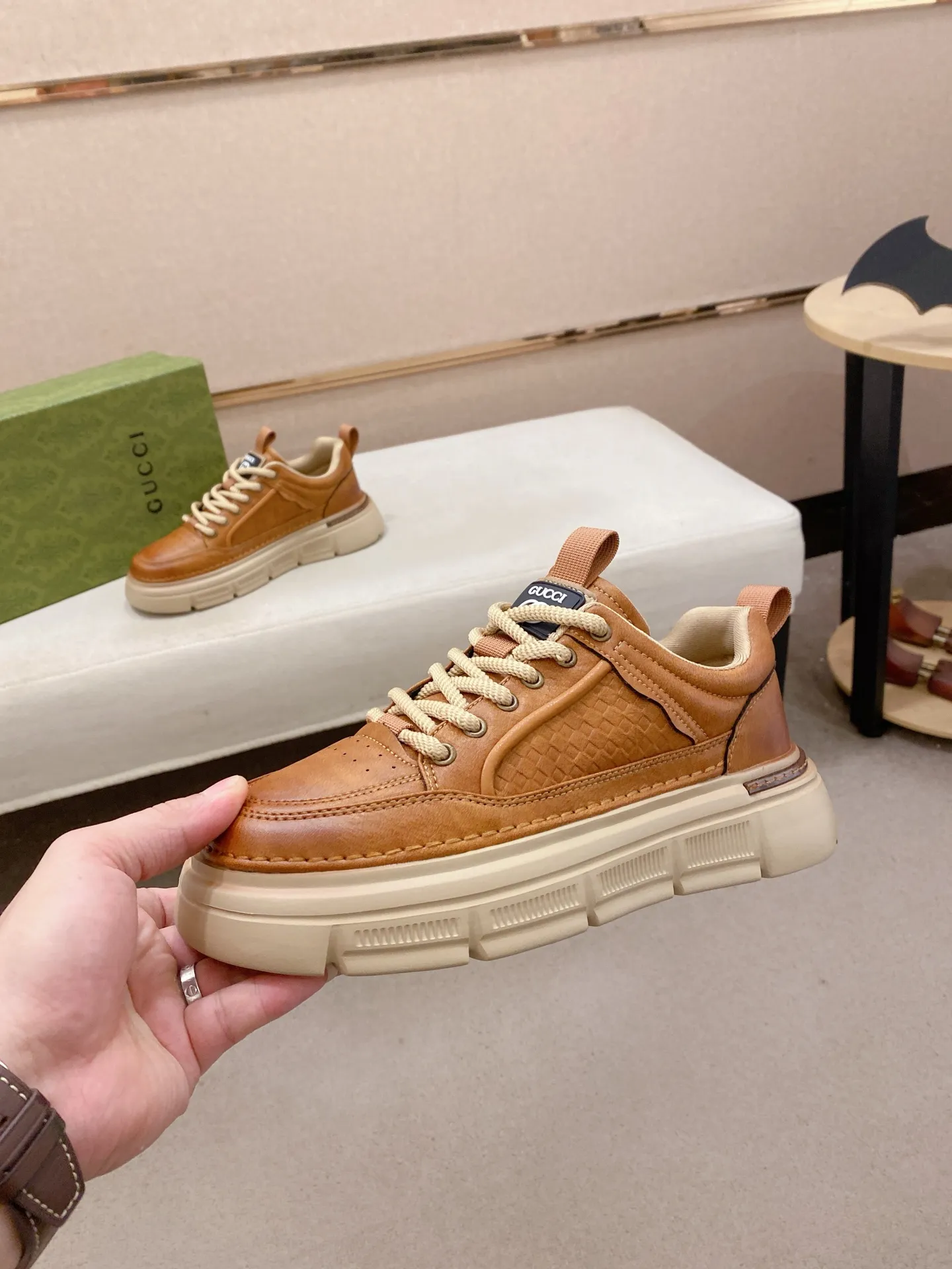 Men's clothing and shoes💰:462💰 (GUCCI) The latest model from the official website🎁🎁Casual and fashionable men's shoes👟, hot style💥The version is simple and elegant, exclusive for trendy men. The unique latest brand elements from the official website👑Original Gucci decoration, fashionable and generous, the fabric is original cowhide ✅Mesh breathable lining, the official website specifies wear-resistant casual outsole, the classic model is taken in kind at the counter🎬38-44 (can be customized for 45 non-refundable)